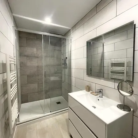 La Riche Histoire De Apartment