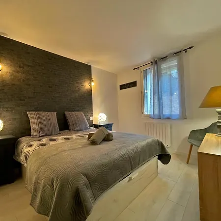 La Riche Histoire De Apartment Pezenas