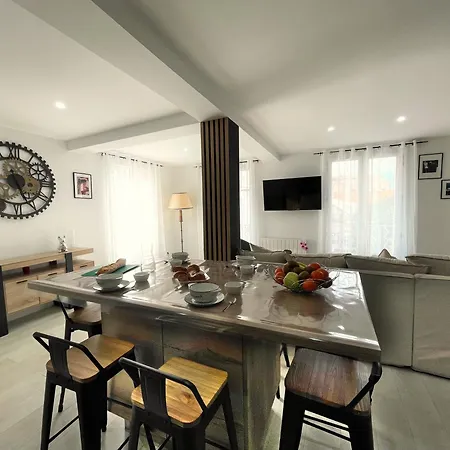 La Riche Histoire De Apartment Pezenas
