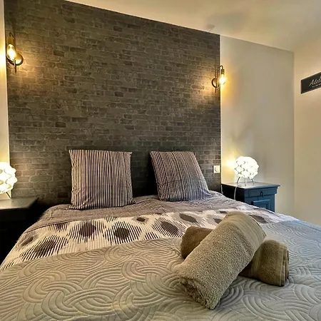 La Riche Histoire De Apartment *